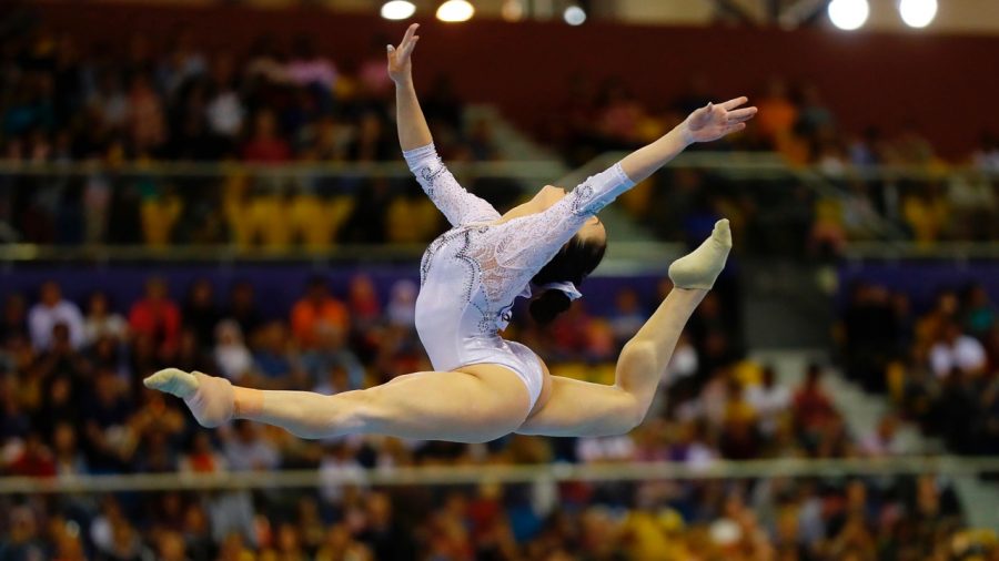 Gymnast Dislocates Knees Snaps Ligaments During Floor Routine