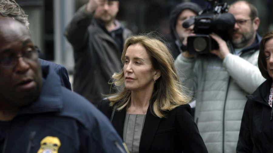 Prosecutors recommend 4-month sentence for Felicity Huffman